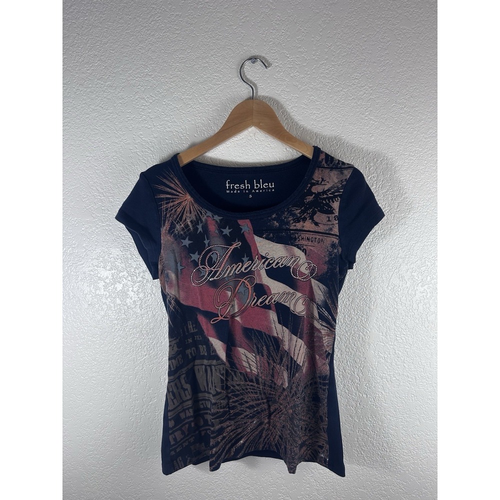 Fresh Bleu American Dream Graphic T-Shirt Women's Small USA Flag Fireworks Y2K